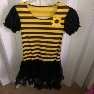 Girls bee costume size large